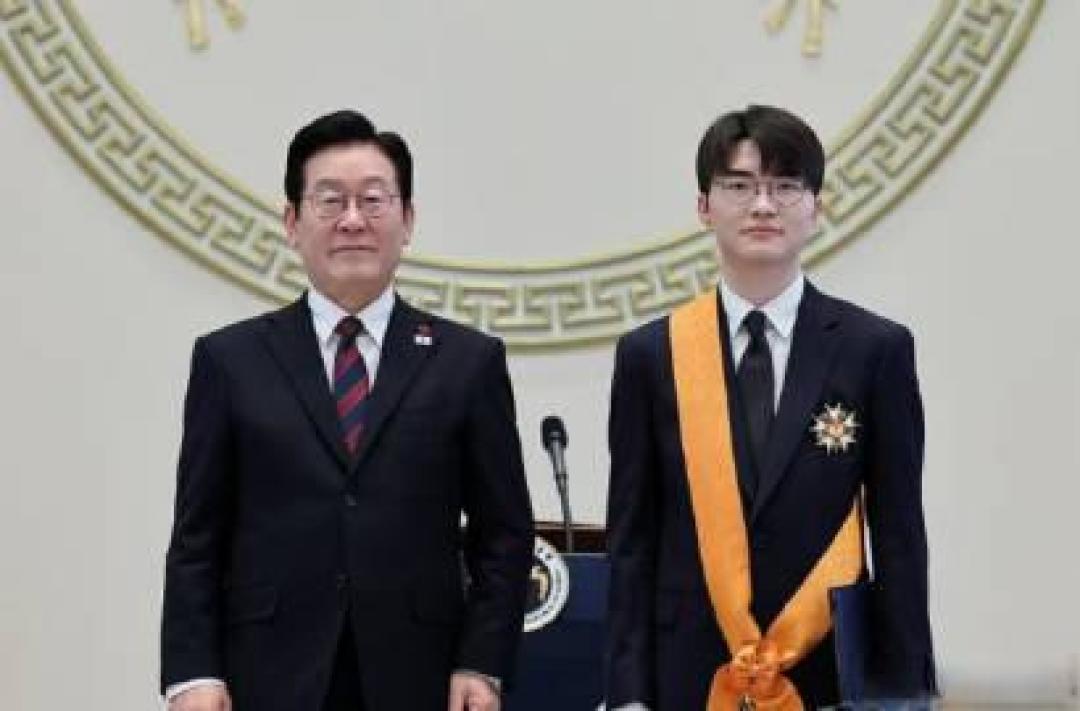 Faker封神并非个人英雄史诗，背后是整个电竞时代的合力