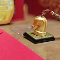 开启马年好运新旅程,黄铜镀24K纯金的马蹄金文创盲盒值得入手