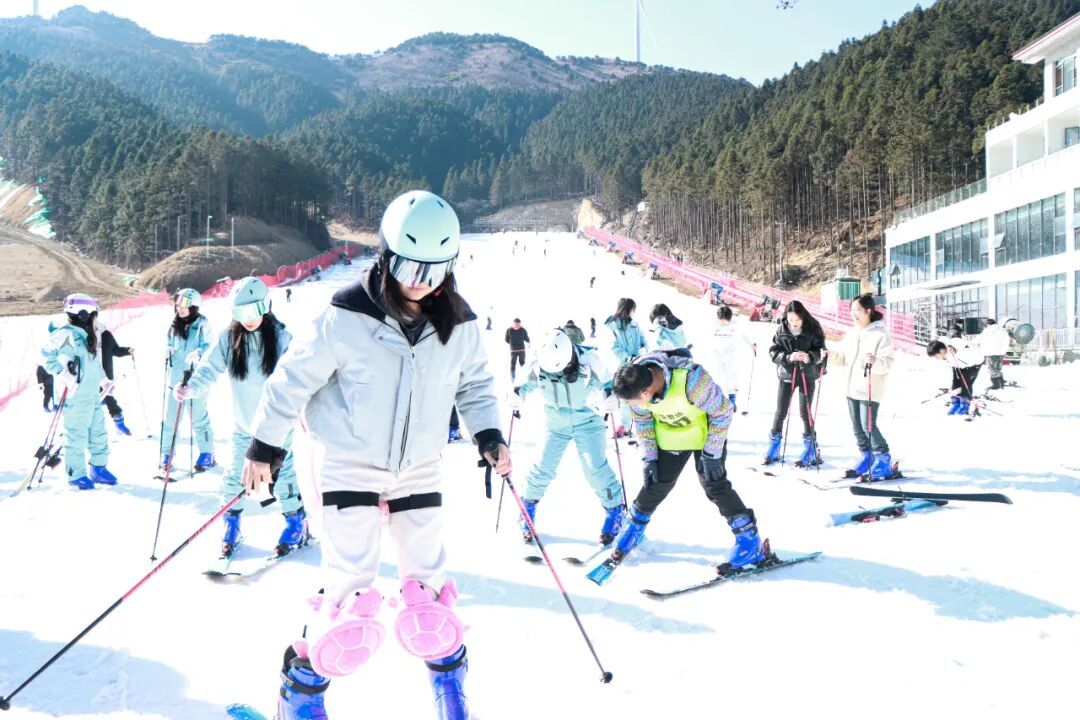 不用北上,南方人在“家门口”也能实现滑雪自由!