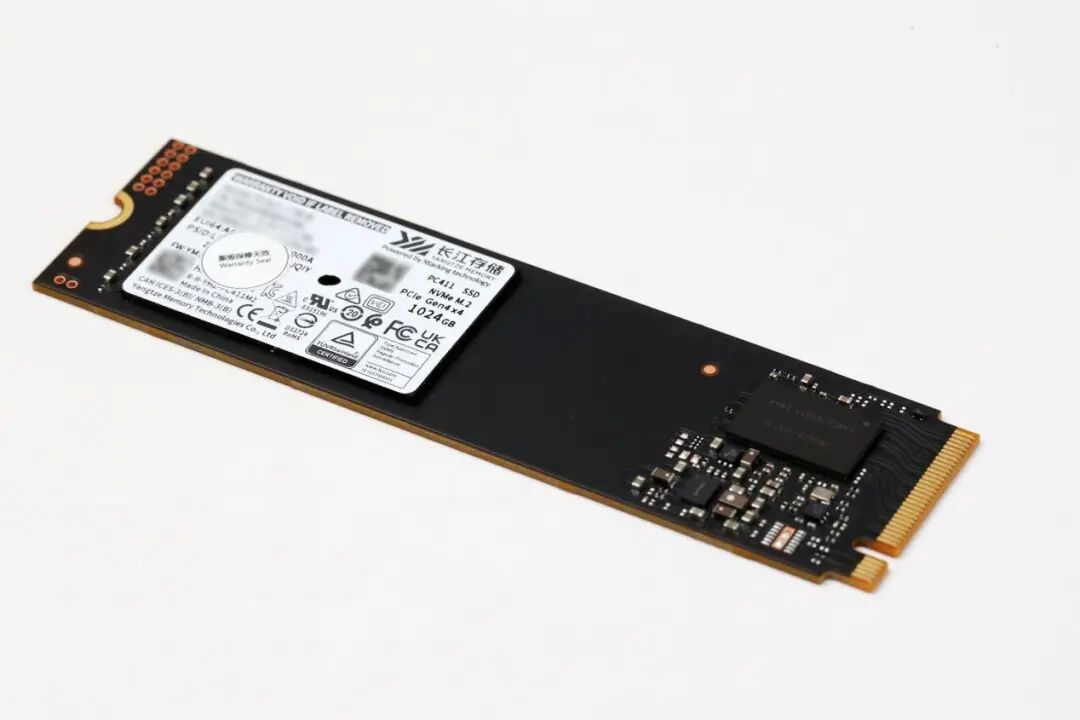 满功耗RTX 5070 Ti + 7000MB/s长存PC411 SSD!实战机械师曙光16S Ultra游戏本