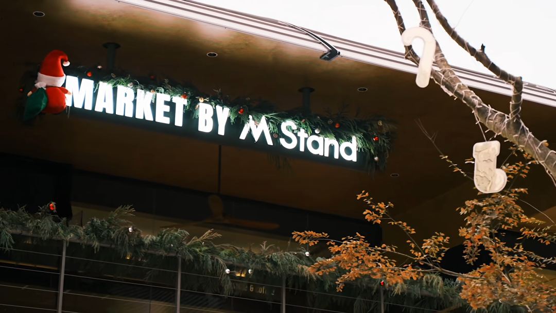 卖周边上瘾?M Stand Market深圳首店落地,把咖啡店开成潮流杂货铺