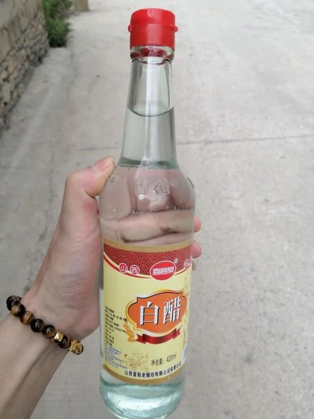羽绒服领口脏了别乱洗!3样东西搞定,比干洗店省事