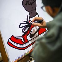 「红透新岁，传奇序章元祖芝加哥复刻陪你我踏遍大街小巷。|XH55创作视觉 」