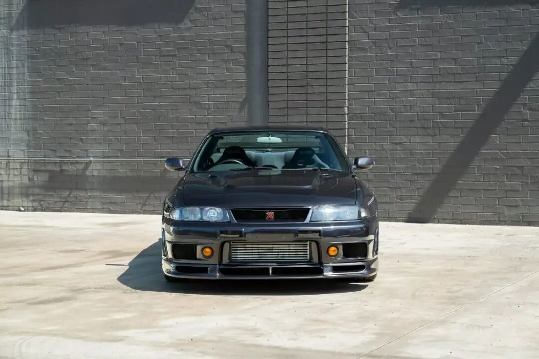 100万美元,这台很新的日产Skyline GT-R R33 400R随时开回家 | 酷乐汽车