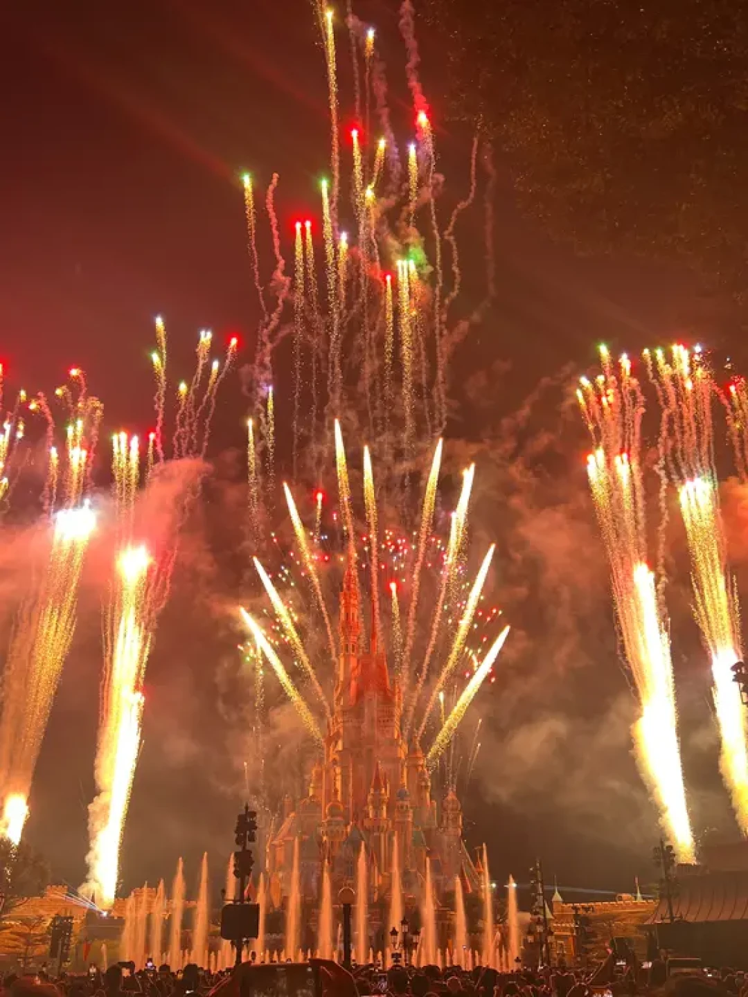 1月香港迪士尼烟花时间和项目暂停(全月)