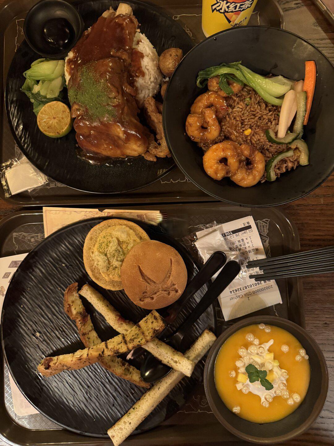 迪士尼攻略｜玩具总动员酒店+新年限定烟花