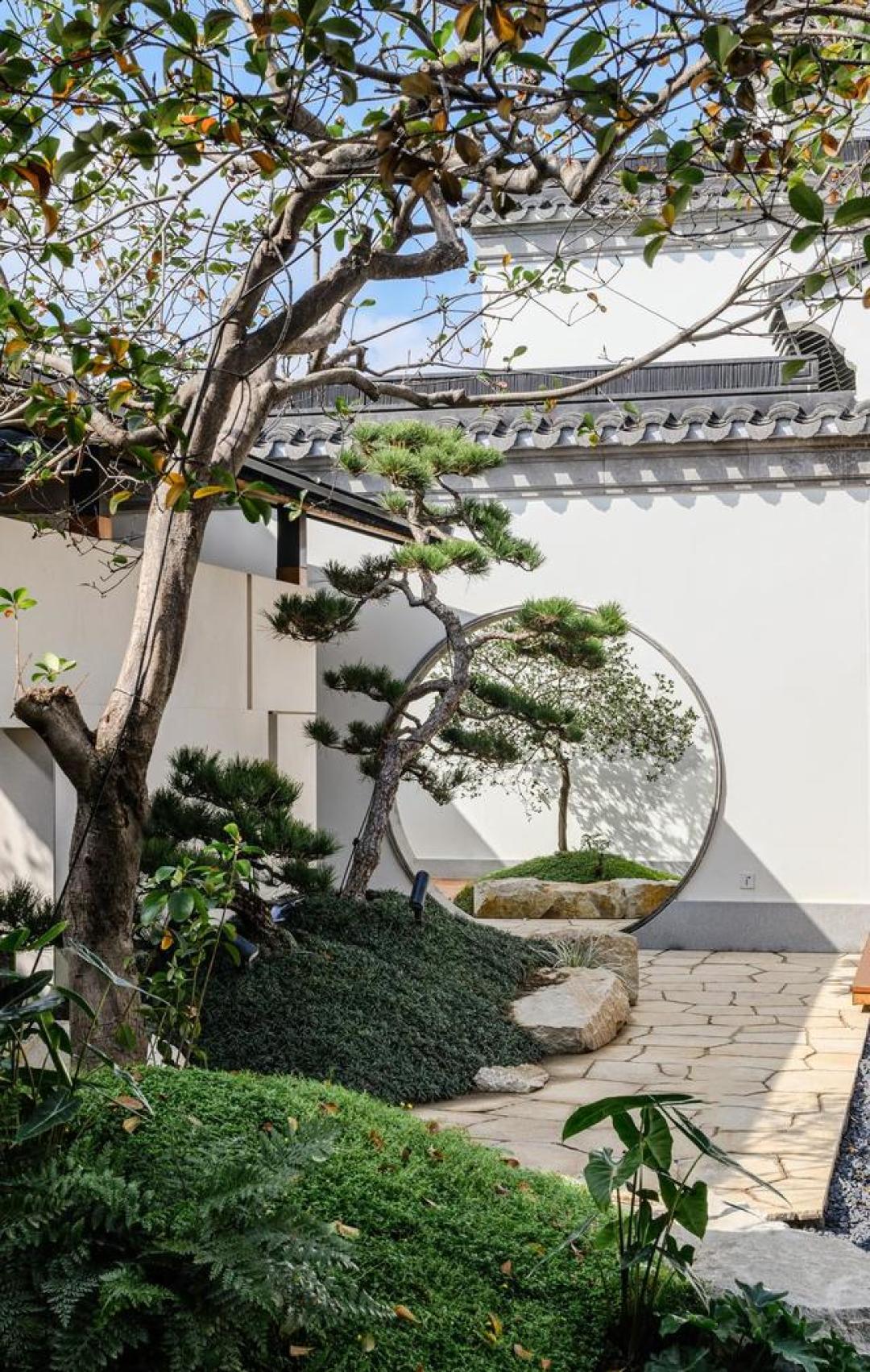 庭院高级感，一半看铺地！院子地面装什么好？看这篇就够了！