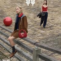 在Miu Miu的风格宇宙，邂逅火马年的灵动新生