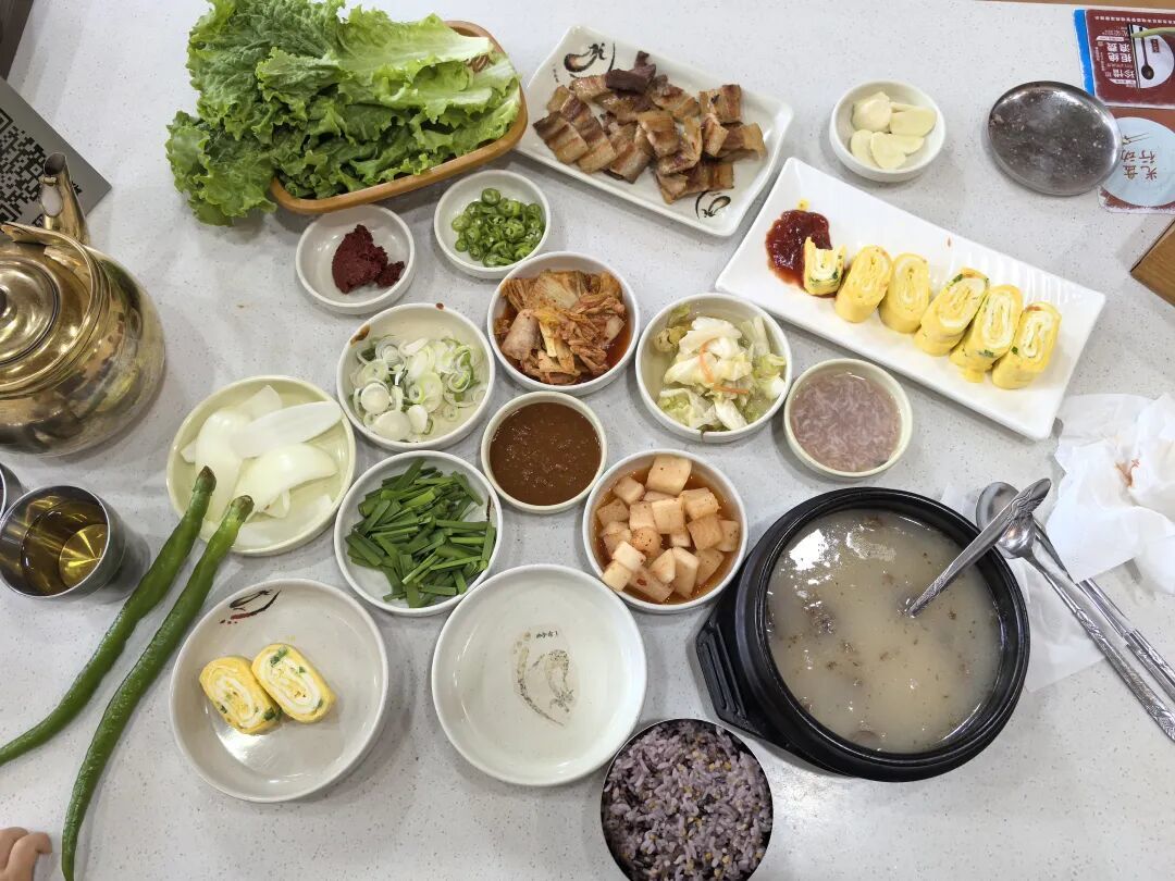 日照探店3~石臼宝藏韩餐店,米肠汤饭简直绝了!
