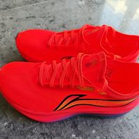 李宁跑鞋：专业跑者利器还是大众训练之选？3000+用户观点大碰撞