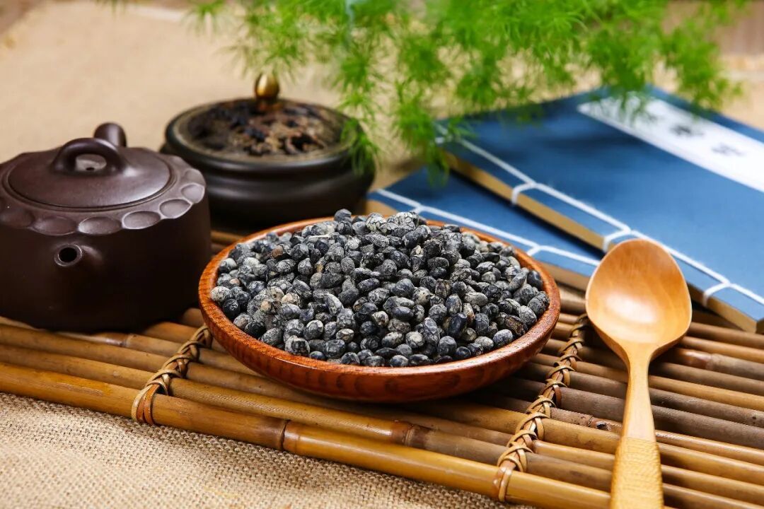 血管年轻,人长寿!常吃这些餐桌上的血管“清道夫”,给你的血管“洗洗澡”