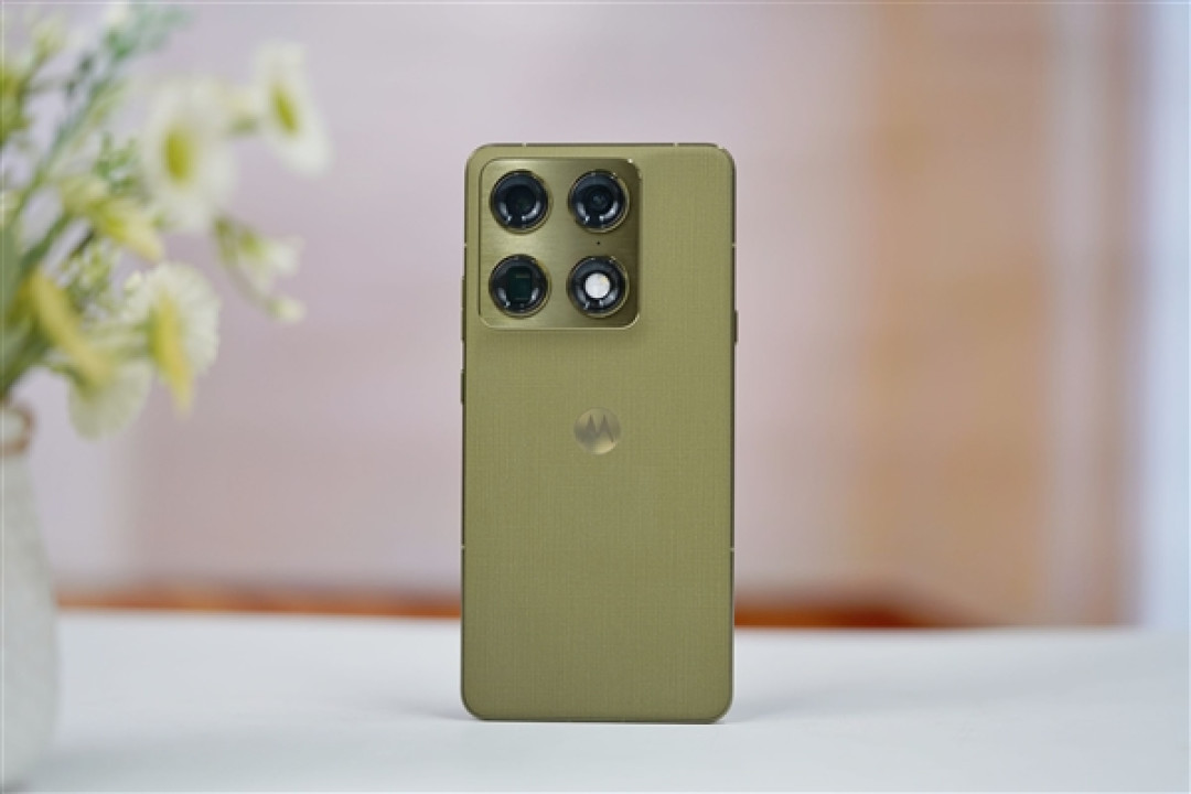 8K轻薄旗舰!联想moto X70 Air Pro图赏