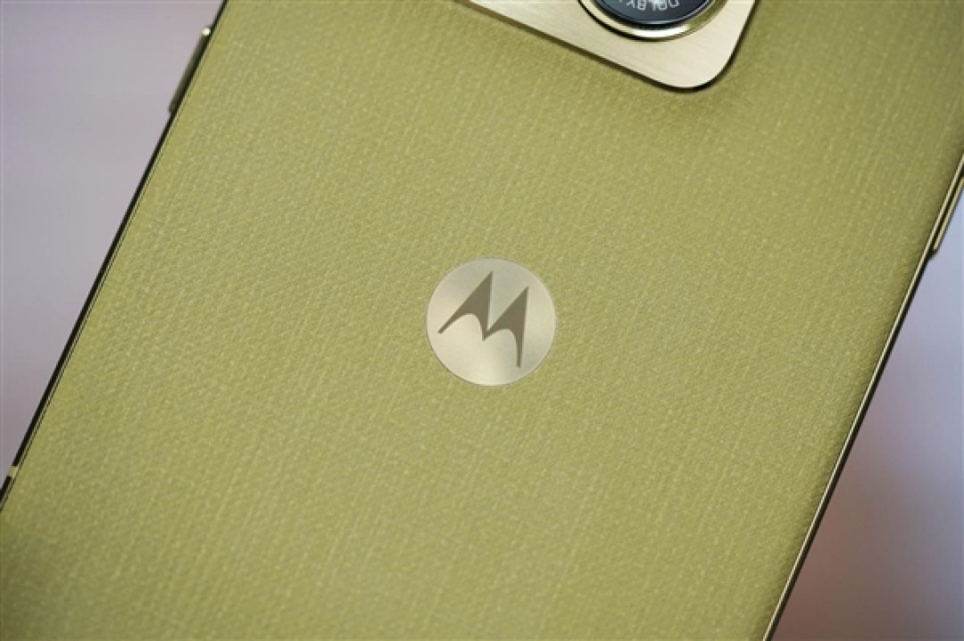 8K轻薄旗舰!联想moto X70 Air Pro图赏