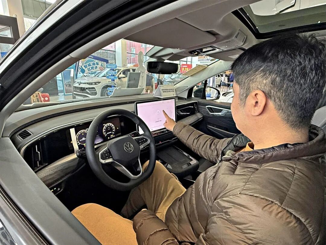 从新势力到传统油车 三代同堂家庭的最终选择必是全新揽境