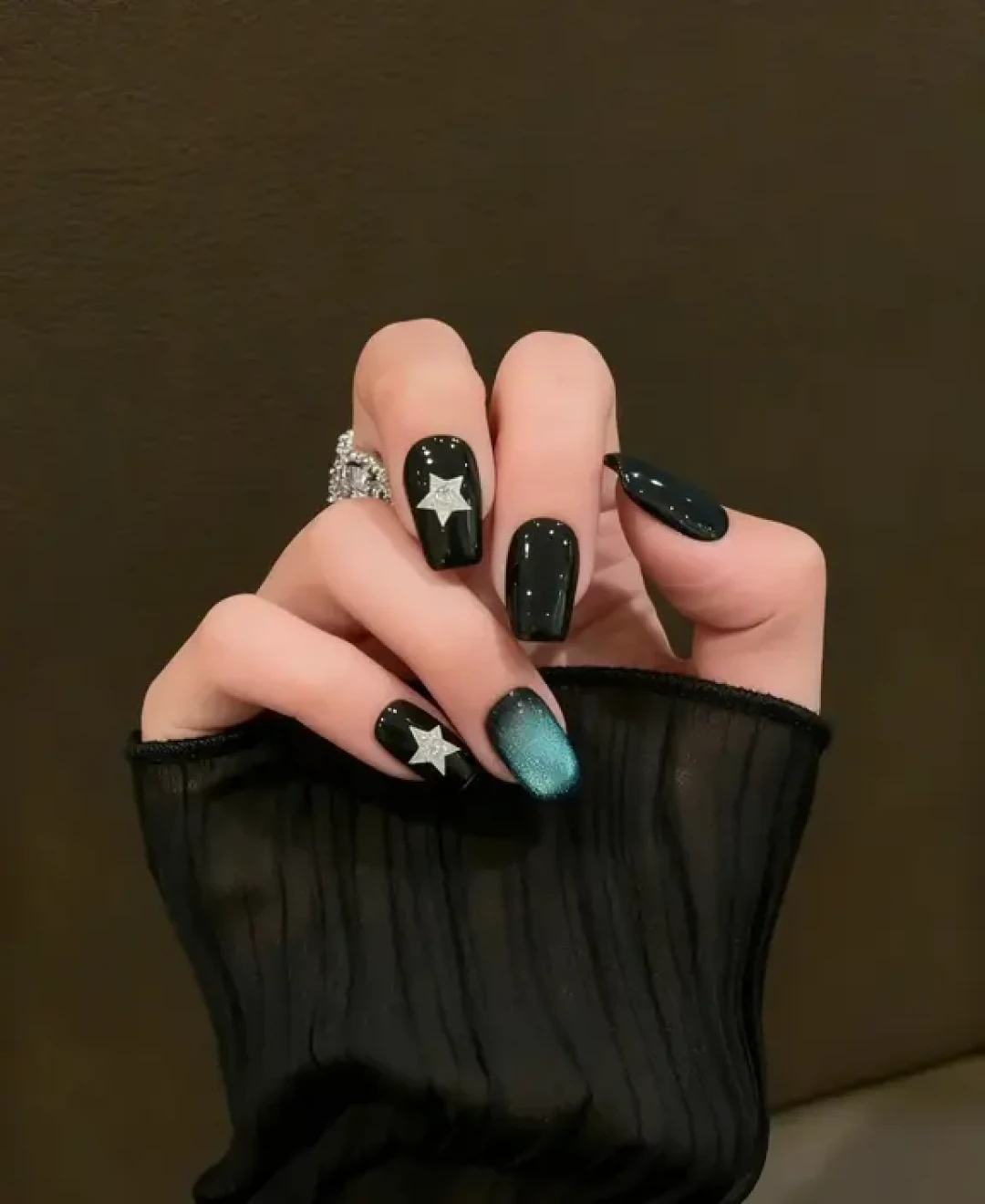 💅黑色猫眼美甲|拽酷氛围感的指尖绝杀