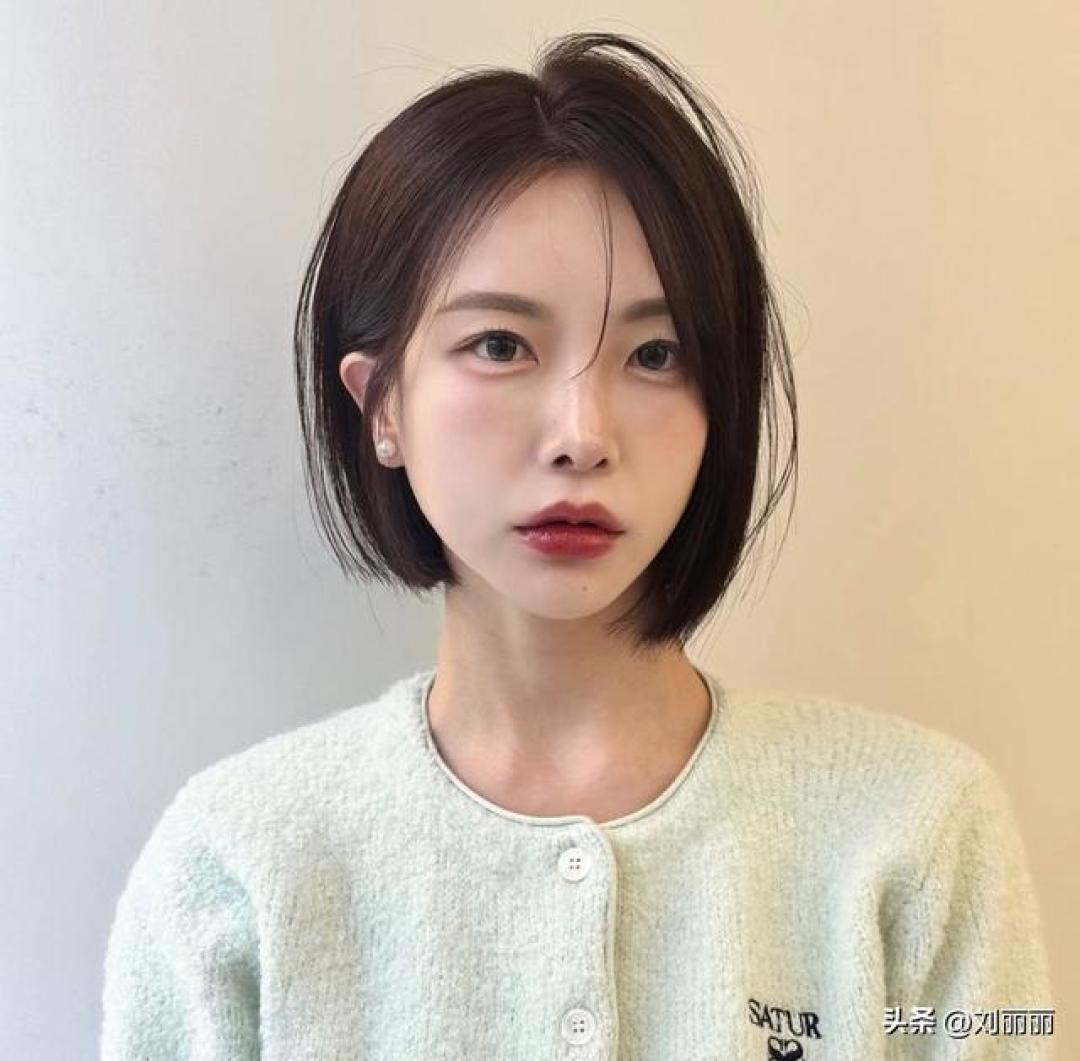韩式中短发:解锁亚洲脸型的氛围感密码
