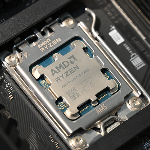 千帧传奇游戏神U：锐龙7 9800X3D对决酷睿Ultra 9 285K实测
