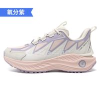 去上海才发现：年轻人都不穿耐克、阿迪了，满街都是这3个中产鞋