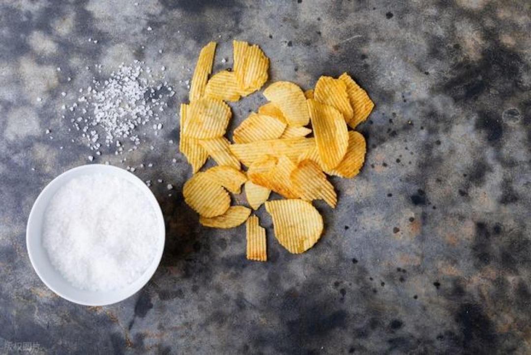 胃病发作期间,尽量远离这4类食物,很多人的饮食习惯要改改