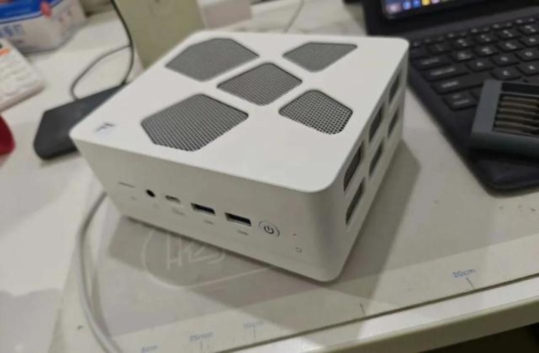 千元白色白月光性能小钢炮!跑分超百万,搭载锐龙R7-8845HS