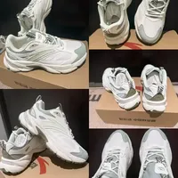 这支鞋太好看啦～～～～！爬山真的好轻松了