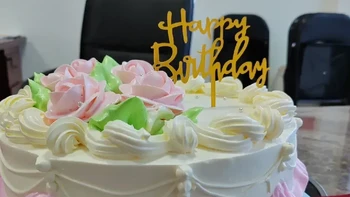 纸杯蛋糕卖1块，4寸蛋糕卖10块｜乡村蛋糕店爆火，老板不打算涨价 