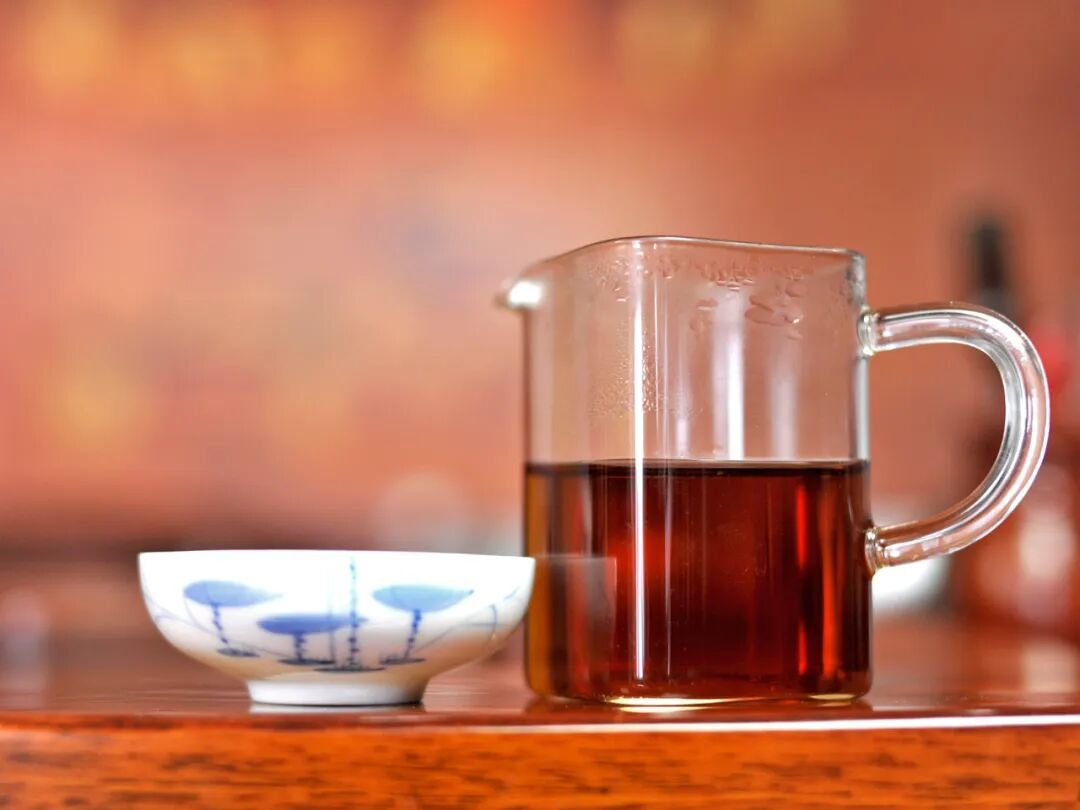 白茶、绿茶、黄茶、乌龙茶、红茶、黑茶、普洱茶各有什么特点?
