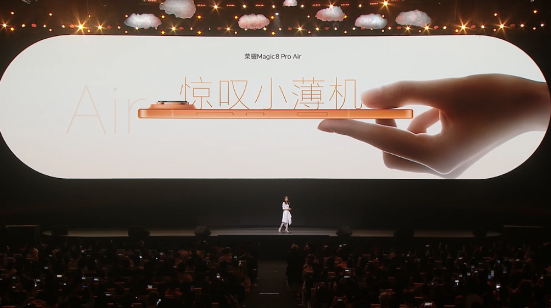 又一个6.3”小屏!刚发布的新机,把iPhone按着打