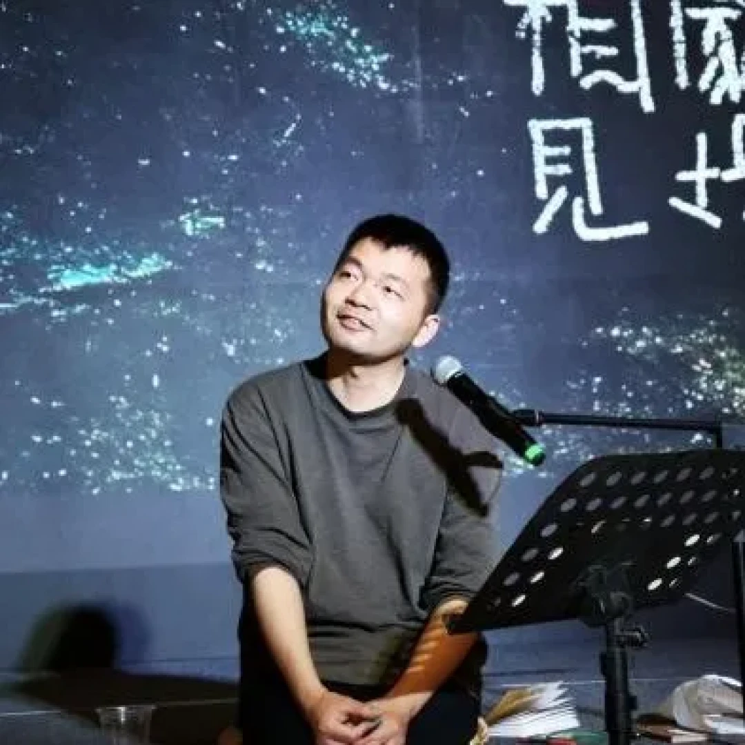 此刻最想做的事,就是一动不动|新年躺平书单