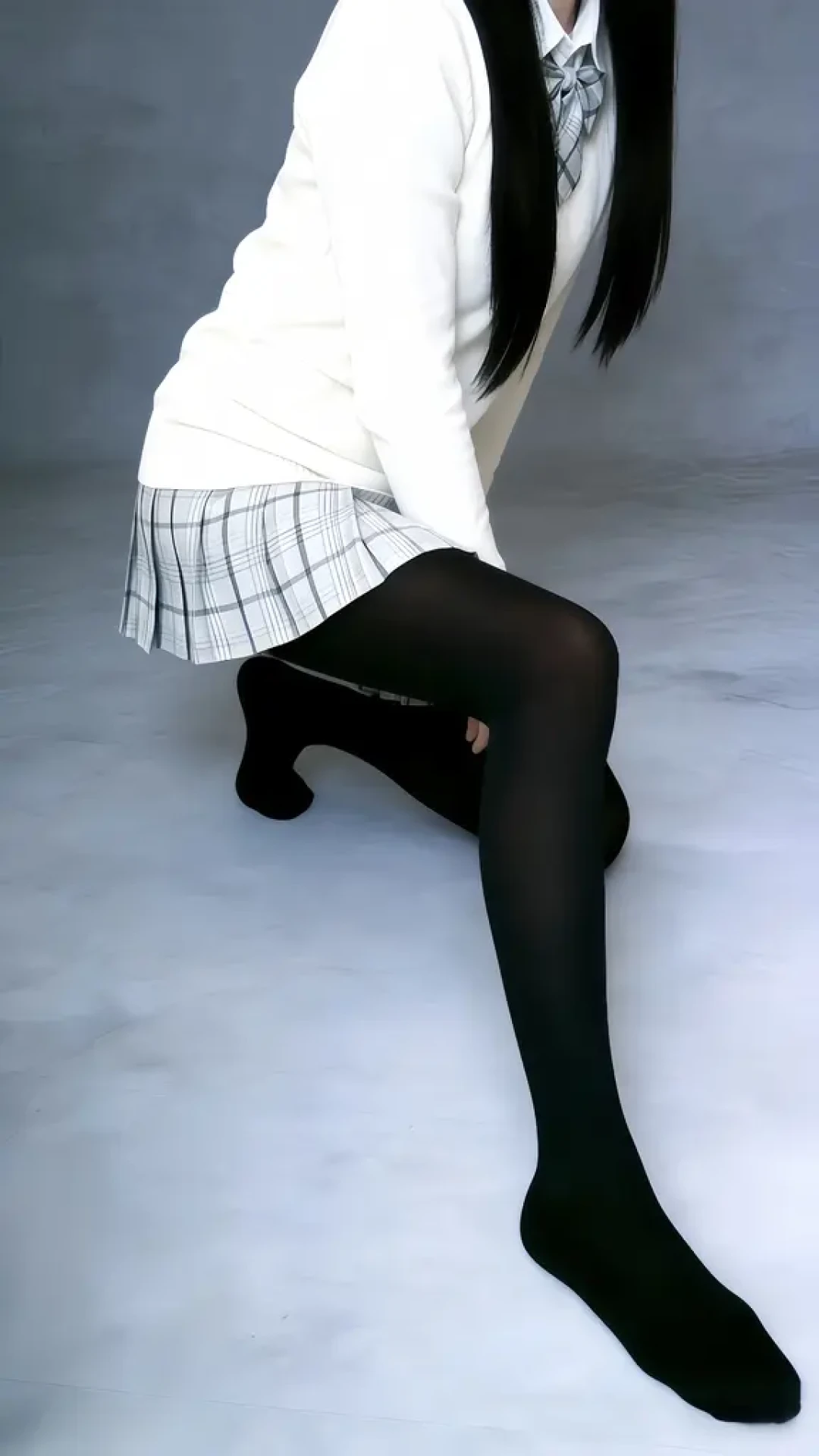 🖤 JK女孩秋冬本命穿搭!黑丝+格裙太绝了
