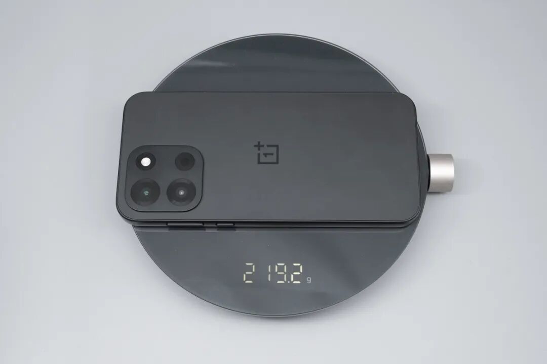“机圈炫迈”的正确打开方式,久用不掉速,快充不挑头,一加 Turbo 6 充电评测