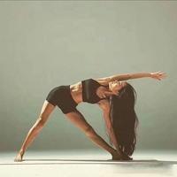 初学瑜伽，这11个基础体式就够了！