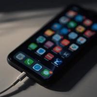 难怪iPhone电池越来越不耐用，这4个充电习惯是“元凶”。