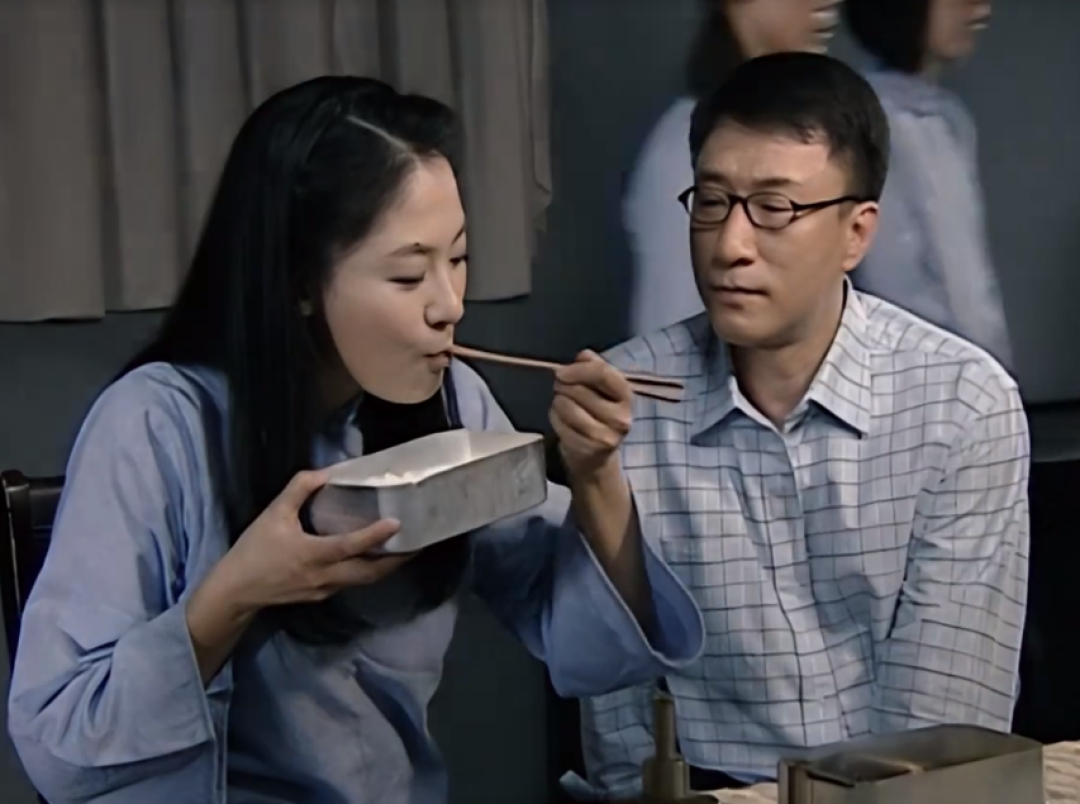 谍战剧《潜伏》详细解析第一集3:女主角(之一)左蓝的登场