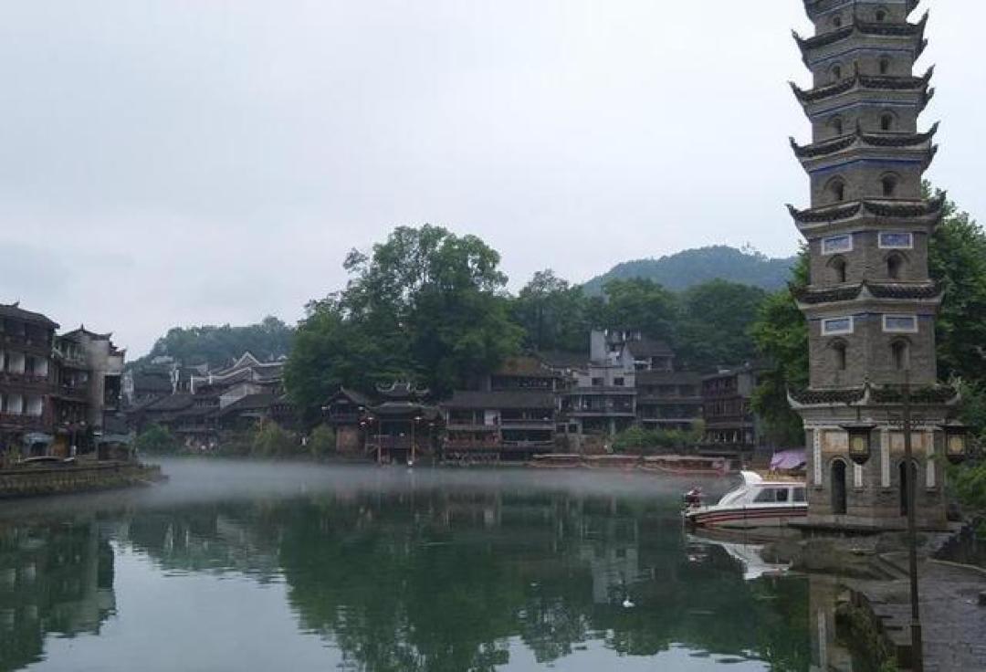海南人涌入湖南津市市,找路边50多岁大妈问路,这招太老辣了