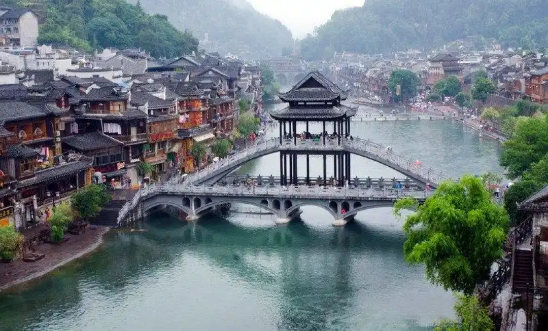 凤凰古城