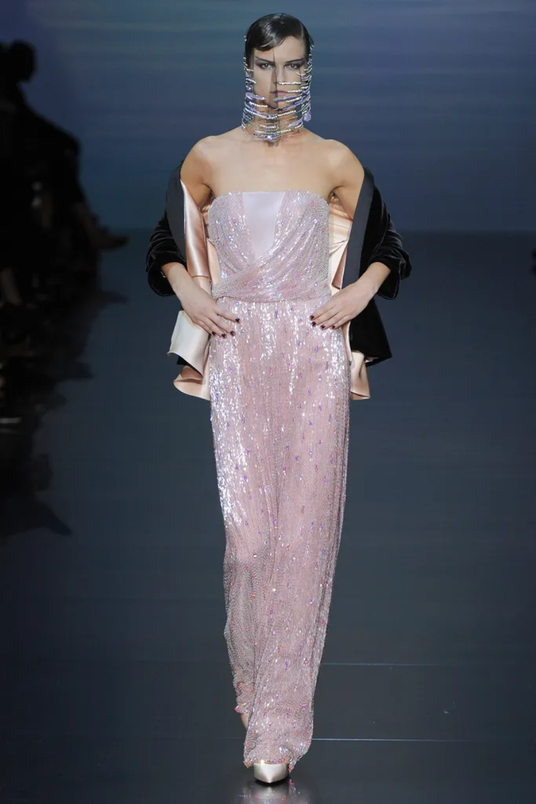 品牌档案 | 从清晨到午夜的秩序与神秘 Armani Privé 2012 秋冬高定系列