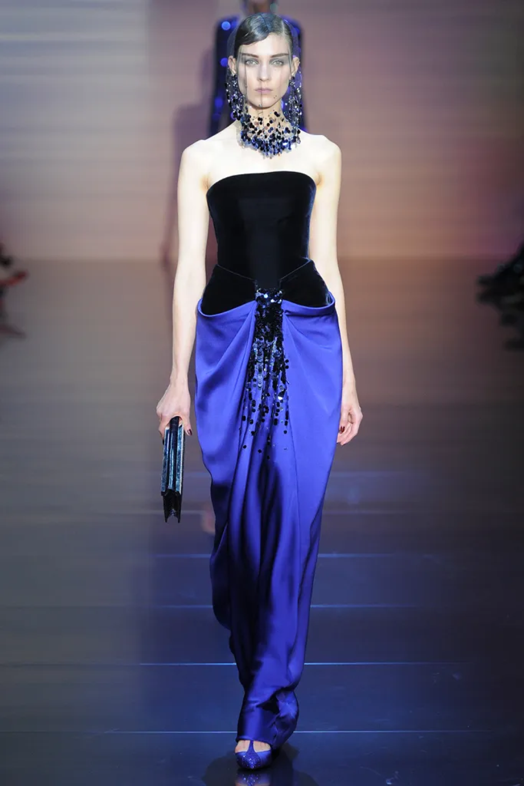 品牌档案 | 从清晨到午夜的秩序与神秘 Armani Privé 2012 秋冬高定系列