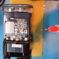 以为小米智能音响pro没救了？低价修复检查易损点轻松搞定！ 小米智能音响pro出现无声音故障，其余各项指标都正常，如果想要低价自己修复，可以尝试这样检查，并且着重看下这个易损点#小米小爱音箱无声音#小米小爱音箱拆解#小米小爱音箱换喇叭#小米小爱音箱怎么修