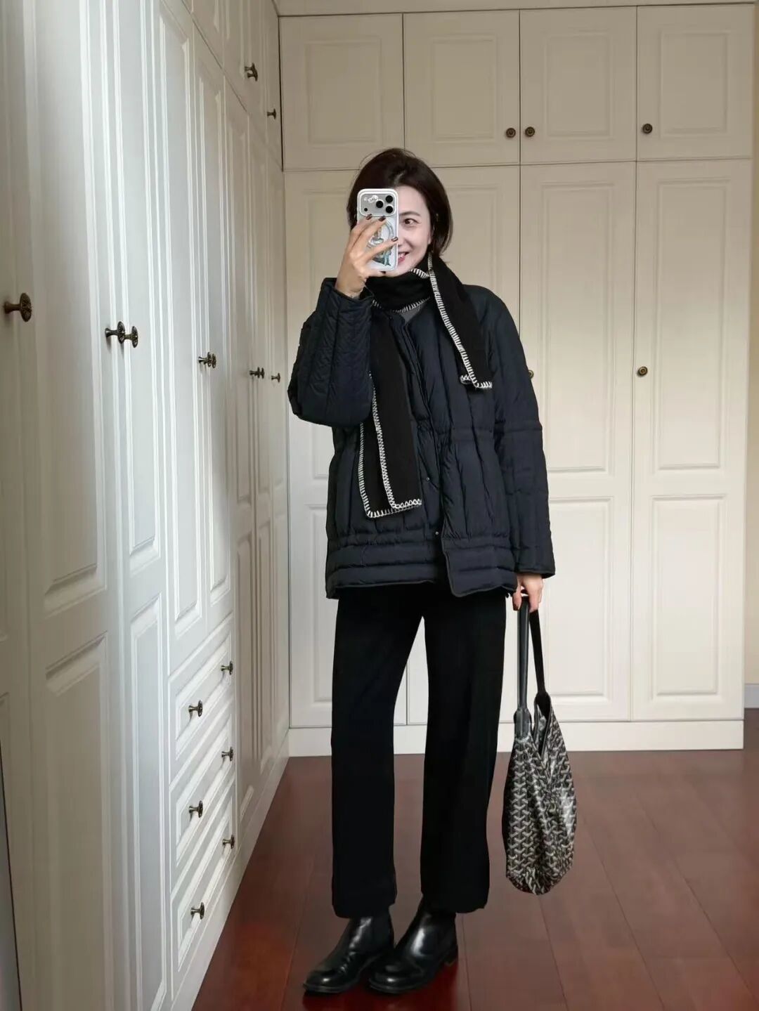 “羽绒服”还是搭配短靴，最好看！