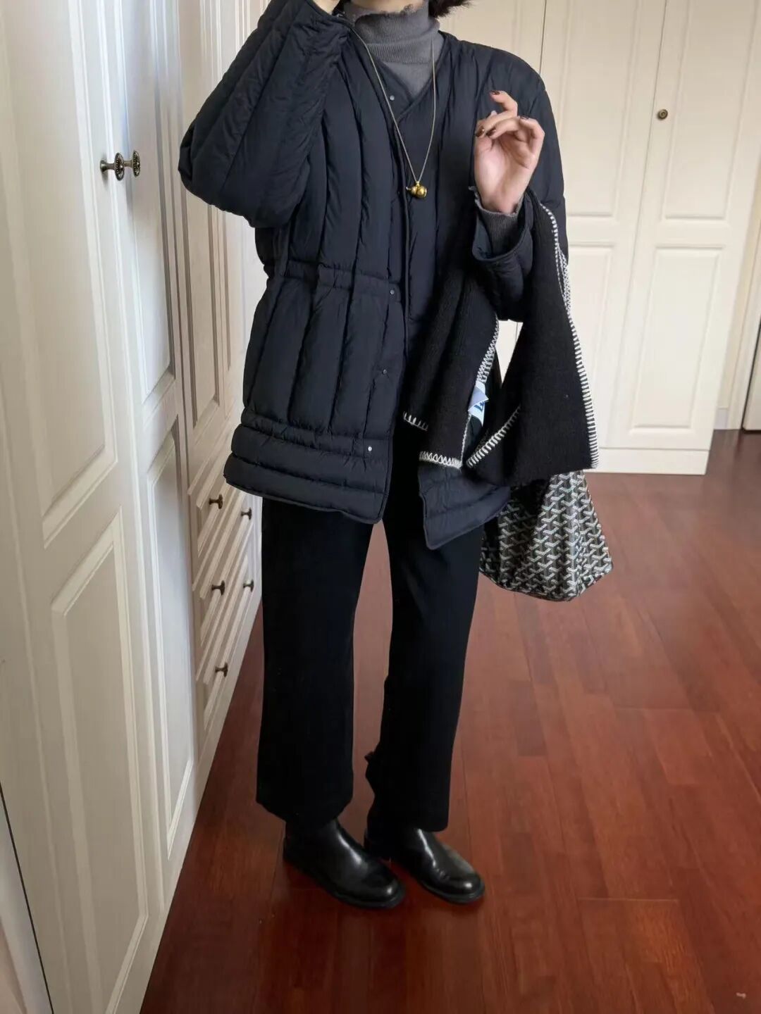 “羽绒服”还是搭配短靴，最好看！