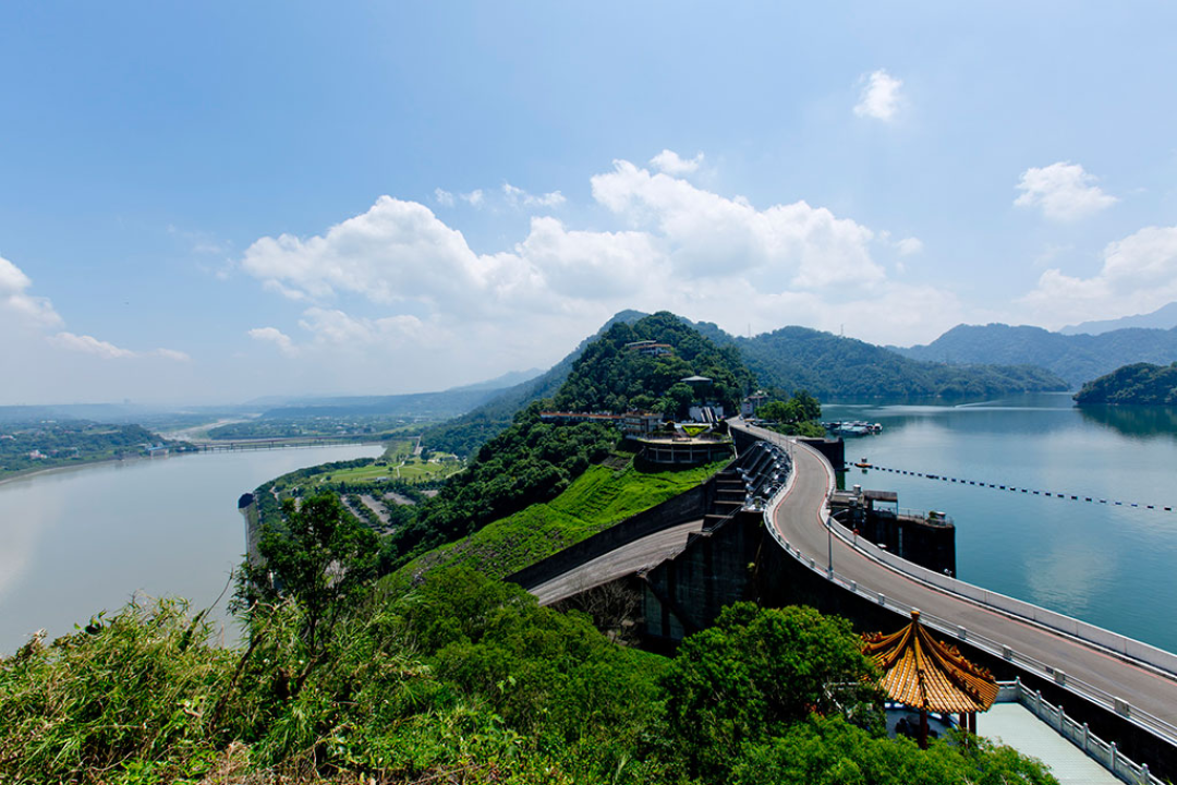 邂逅台湾最浪漫的朝曦与云海