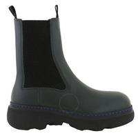 彪马一年700亿仍是千年老三，正在泥潭中。