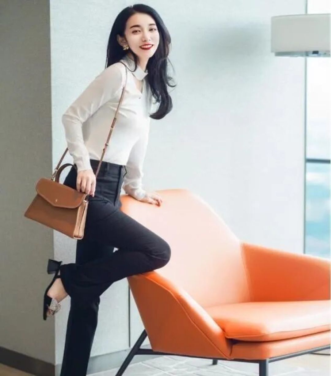 答应我,腿粗、胯宽的女人少穿阔腿裤和瑜伽裤,其实这样穿更显瘦