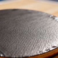 粘性胶皮 vs 涩性胶皮？我们汇总了68位球友真实反馈，结论在这