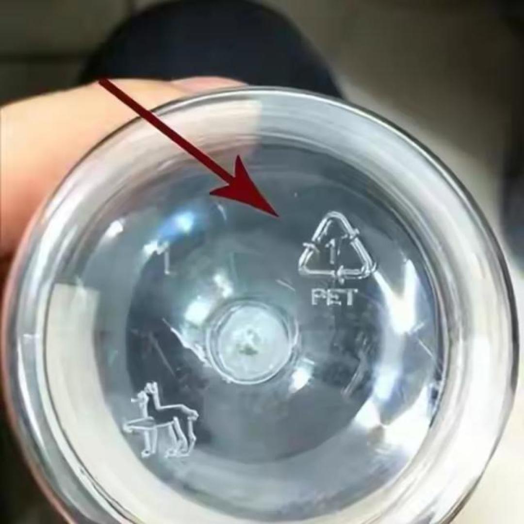 建议马上停用这种瓶子!它会渗透致癌物,家中若有速丢弃