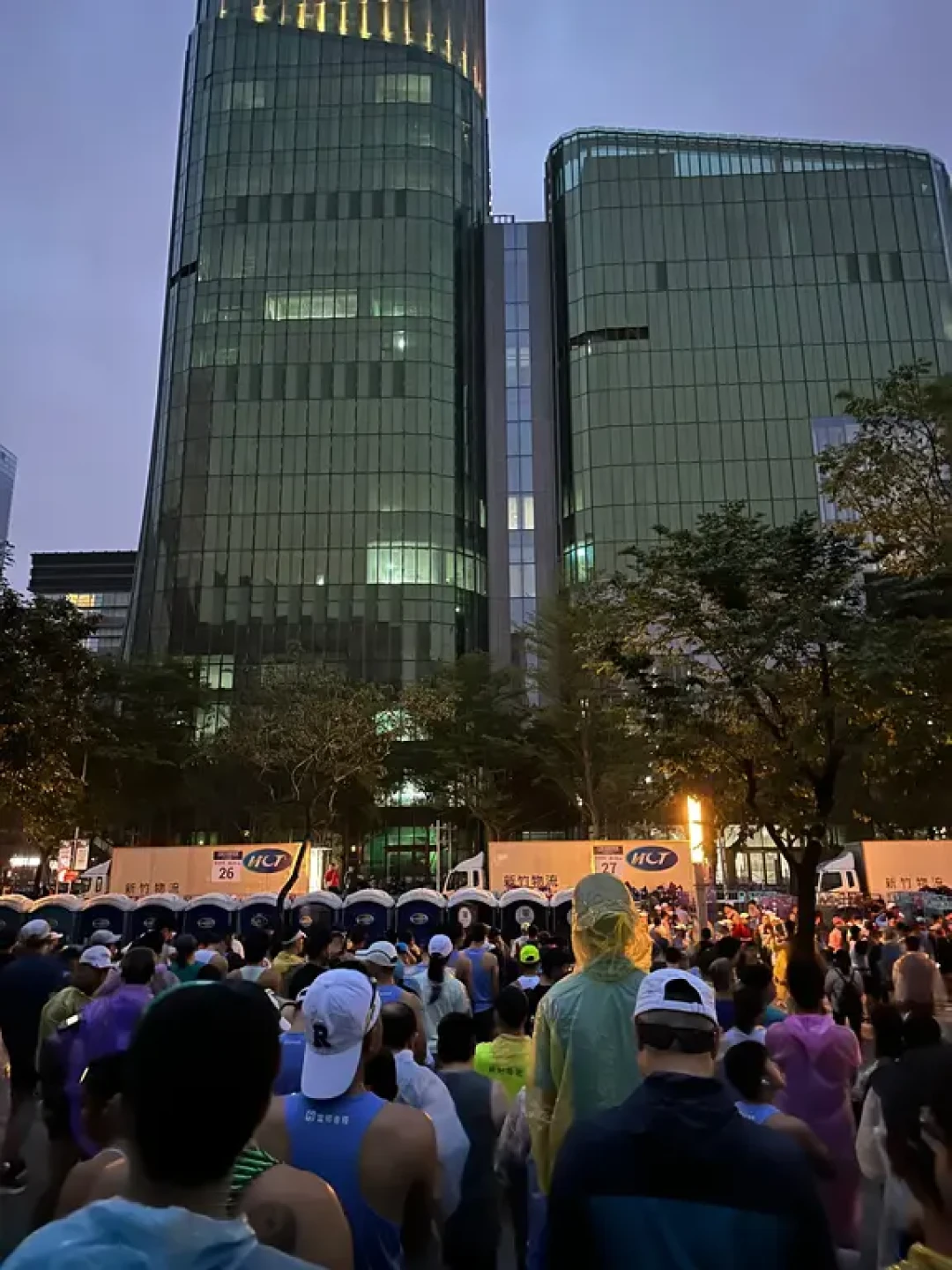 不容易走飊的台北半馬