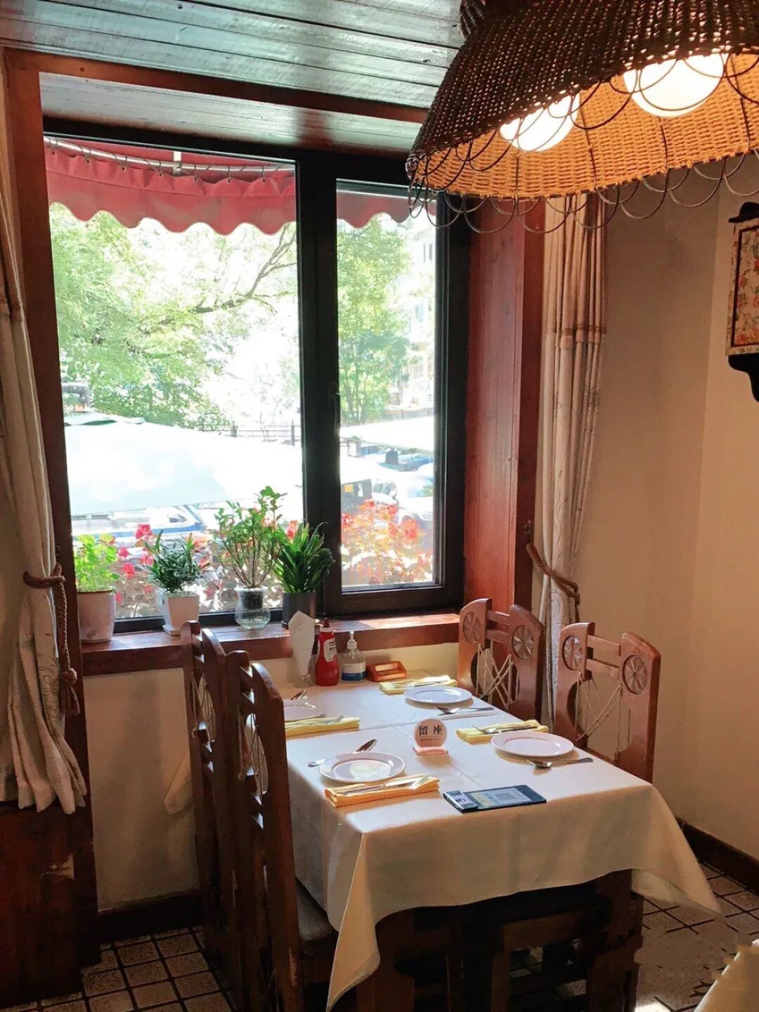 藏在北京胡同里的俄餐神店!!连大使都爱来这口哇~~