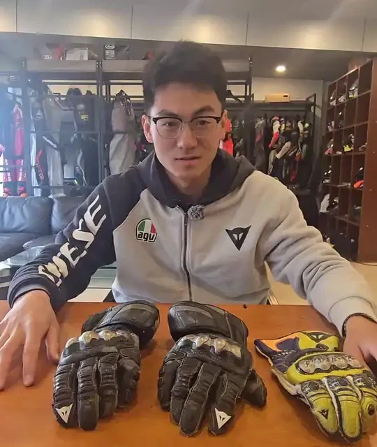 #赛车#摩托车装备#dainese
高达50次摔车的深度测评 dainese full metal 7  的安全性和耐用性
