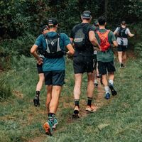 卷完越野鞋的户外人，盯上了越野背包